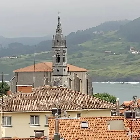 Sea & Mountain Views. Wifi, Parking