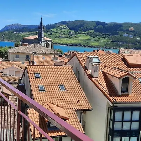 Sea & Mountain Views. Wifi, Parking