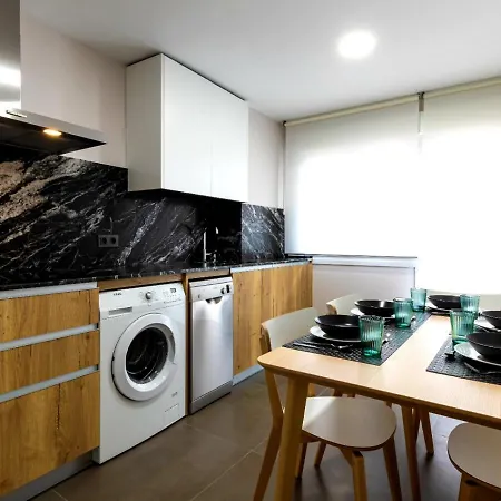 Sea & Mountain Views. Wifi, Parking Mundaka